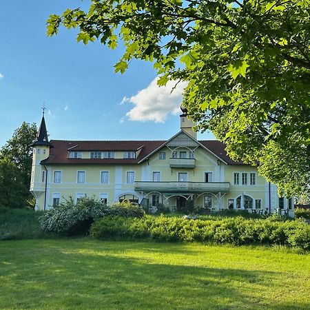 Gaestehaus Gut Frauendorf Windorf  Exterior photo