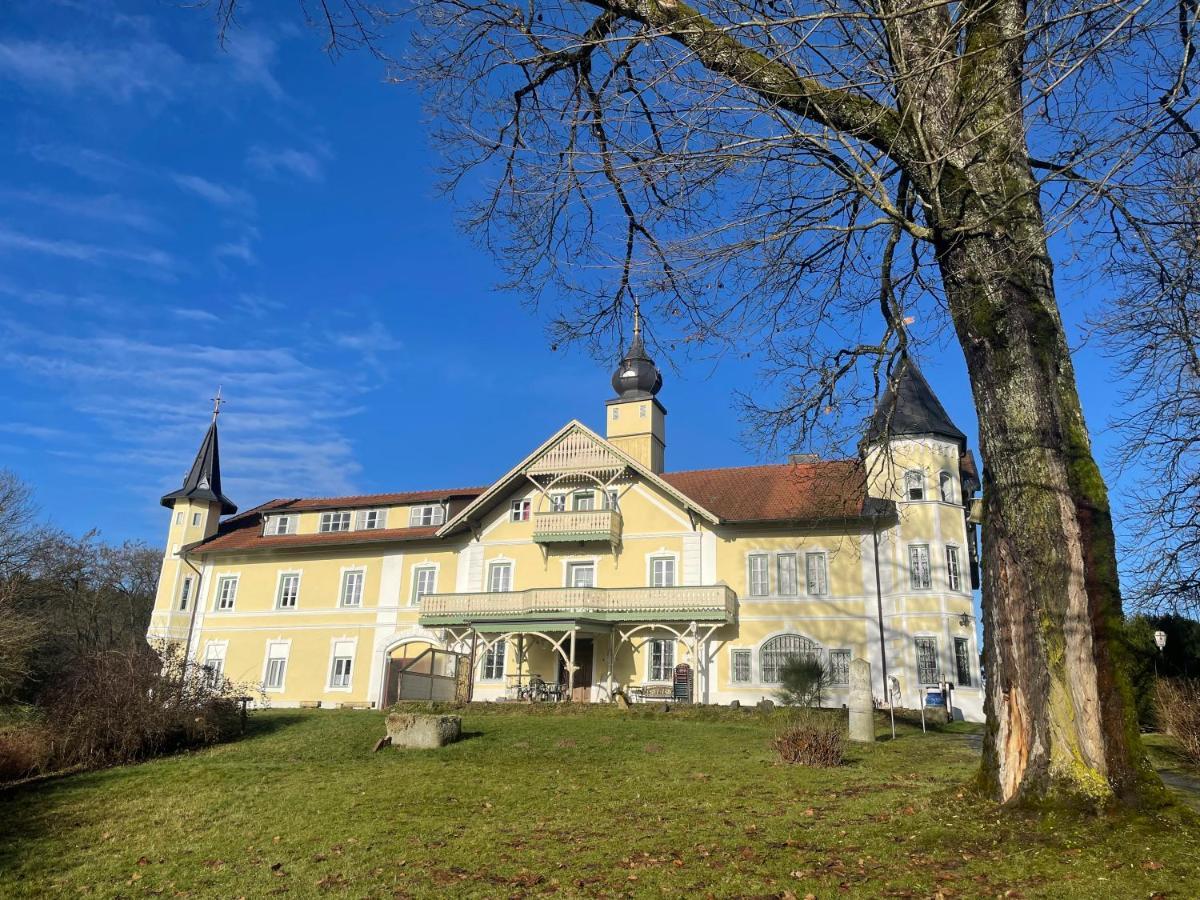 Gaestehaus Gut Frauendorf Windorf  Exterior photo